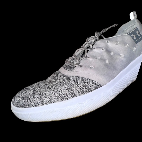 UNDER ARMOUR Charged men’s running tennis shoes shoes 12 - Picture 11 of 16